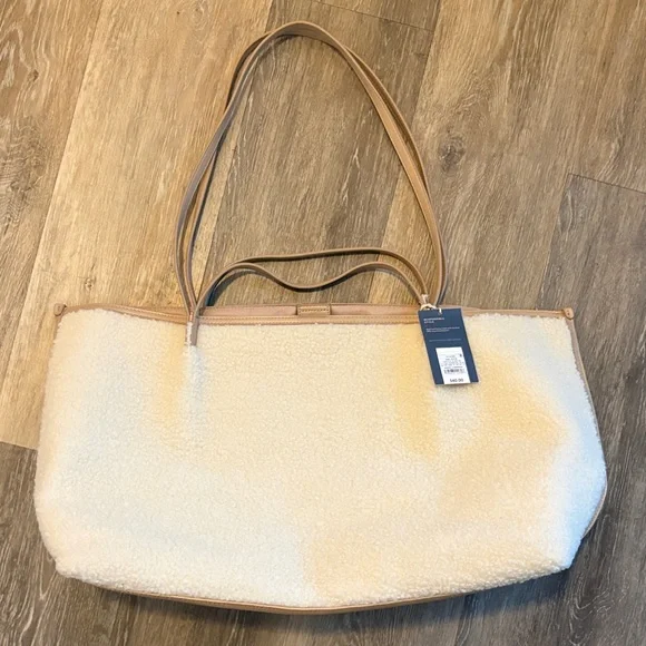 Universal Thread Faux Fur/Sherpa Cream Weekender Bag NWT - Picture 14 of 16